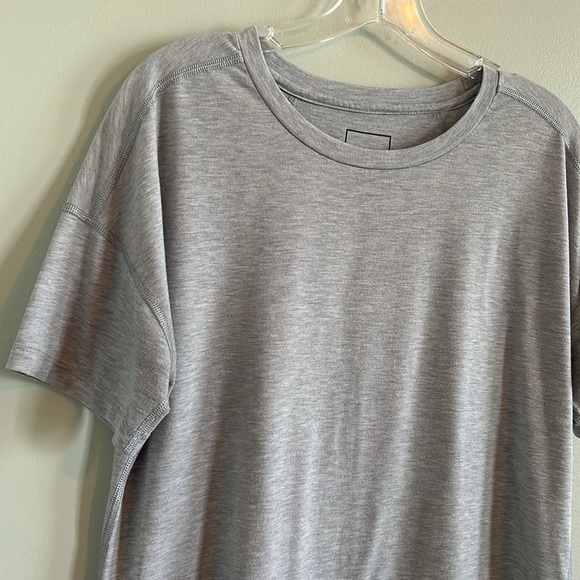 *SOLD* The North Face Top, Size Medium - Picture 2 of 7